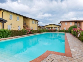Attractive Holiday Home in Manerba del Garda With Pool Polpenazze Del Garda